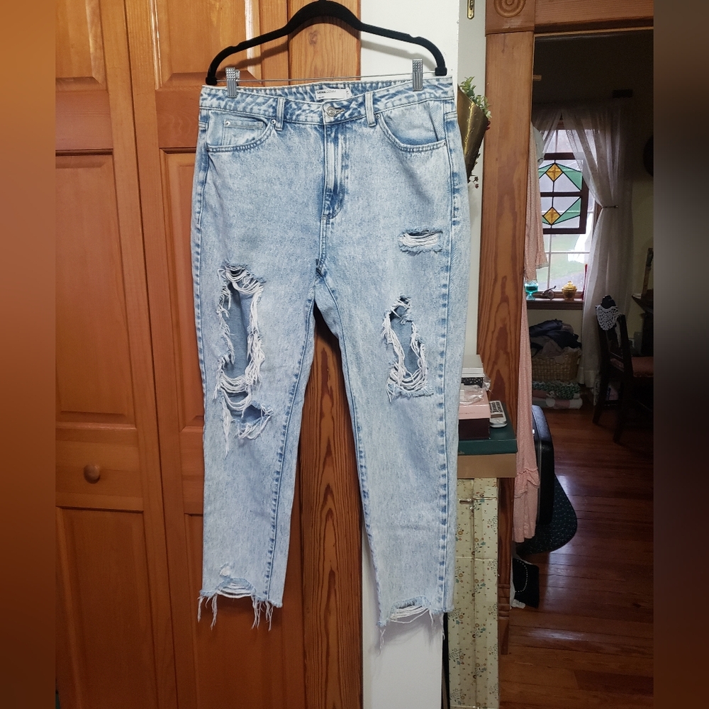 Garage Denim Distressed Destroyed Holey Light Wash Mom Jeans 13/31